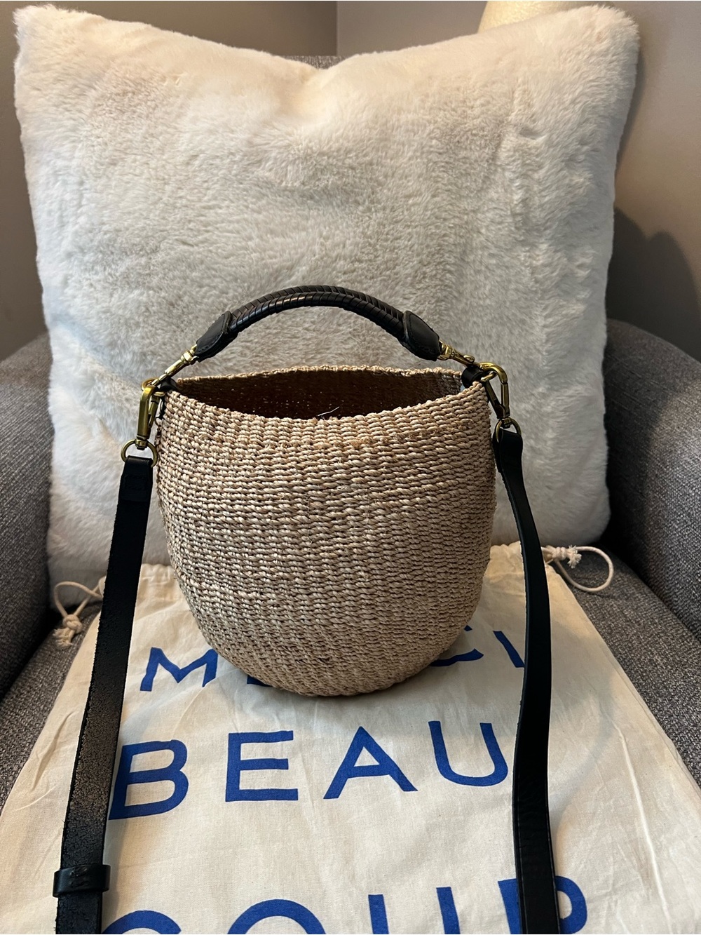 Clare V Pot de Miel Woven Bucket Bag with Black Leather Fishtail handle. - Picture 3 of 6